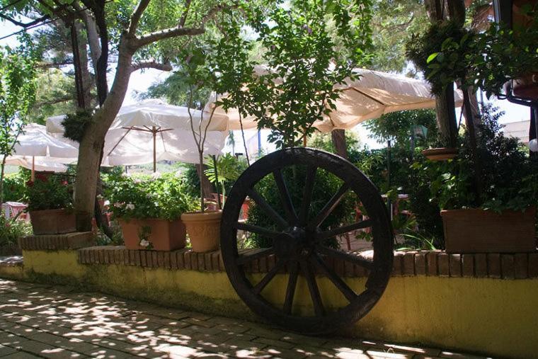 Hotel Ristorante Solari Бріатіко Екстер'єр фото
