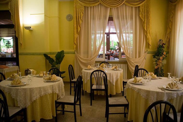 Hotel Ristorante Solari Бріатіко Екстер'єр фото